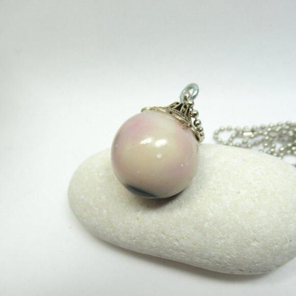 Vintage Uranium glass marble pendant - Picture 4 of 15